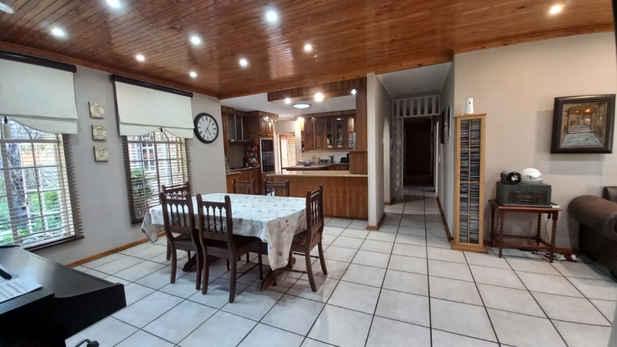 4 Bedroom Property for Sale in Van Der Hoff Park North West